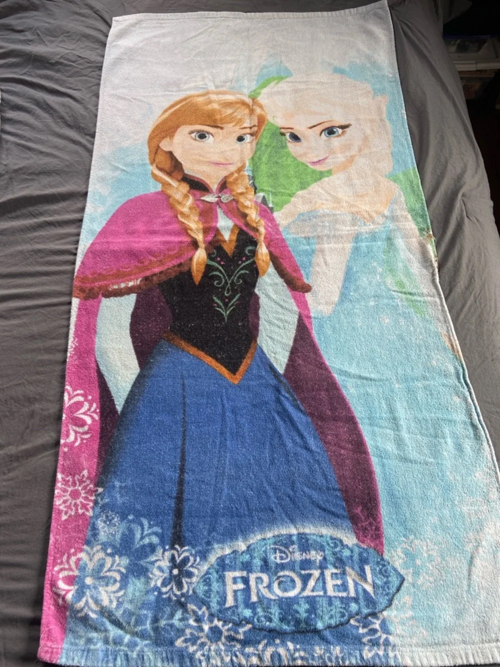 Disney Frozen Anna and Elsa Pink Blue Bath Towel